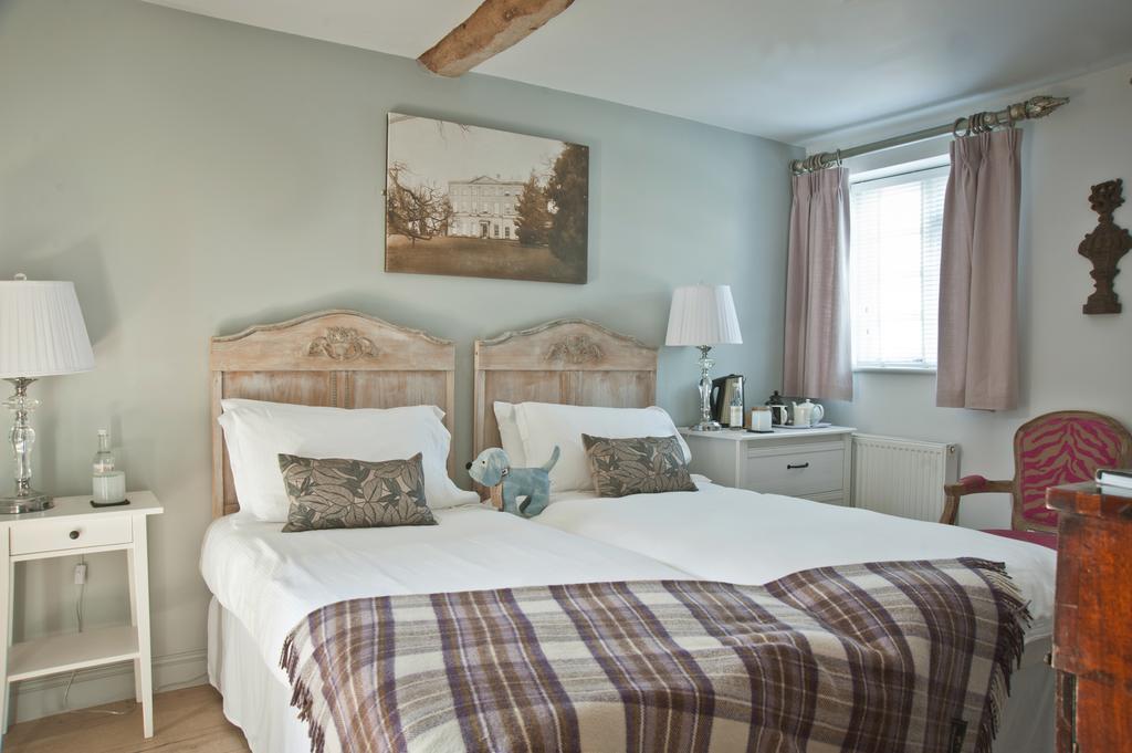 The Bell, Alderminster Bed & Breakfast Stratford-upon-Avon Room photo